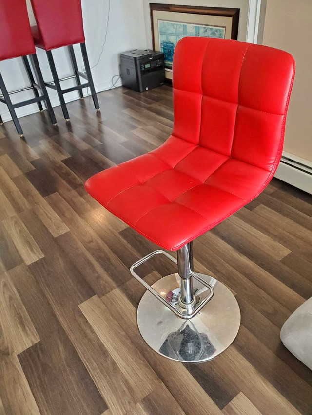 Bar stool with airlift (regular & high counters ok) in Chairs & Recliners in Calgary
