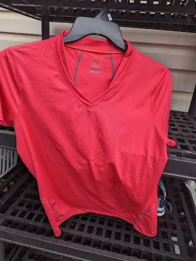 New ladies t-shirt Tommie Copper size large, View more
