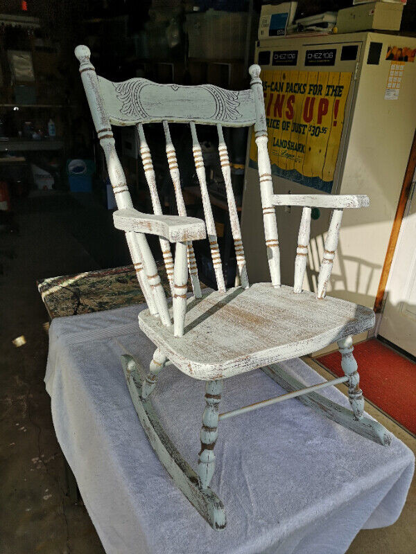 Kids rocking chair in Chairs & Recliners in Renfrew - Image 4