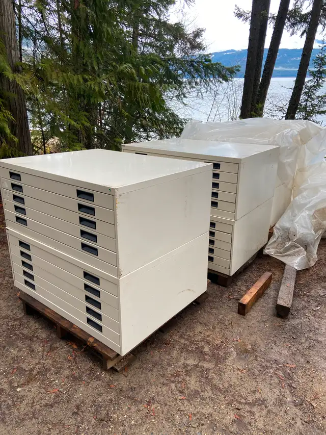 Parts & miscellaneous storage cabinet in Other in Kamloops - Image 2