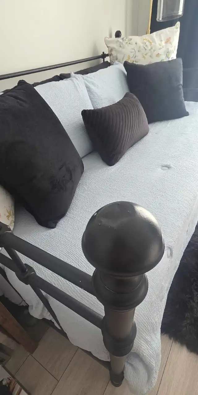 Lit simple et matelas in Beds & Mattresses in Longueuil / South Shore - Image 3