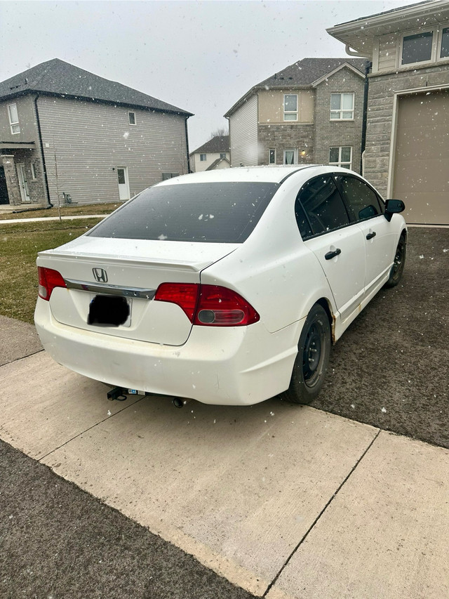 Honda civic 2010 in Cars & Trucks in St. Catharines - Image 2