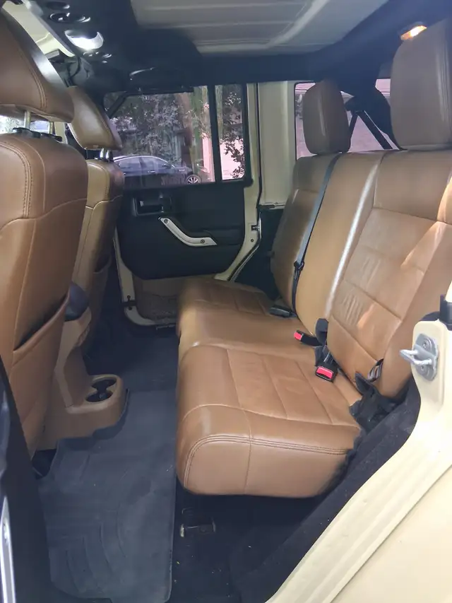 2011 Jeep Wrangler556564728408320008