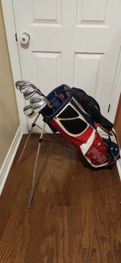 Mens RH irons, wedges & bag, View more