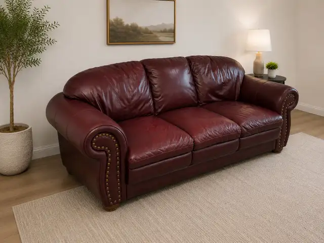 Great condition Leather sofa in Couches & Futons in City of Halifax - Image 3