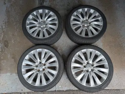 Acura RLX All-Season Tires, Rims, TPMS $2,500 Acura RLX All-Season Tires 245/40R19 with OEM Rims & T...