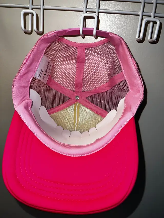 Love Heart Pink & White Trucker Hat - New63749433610369122