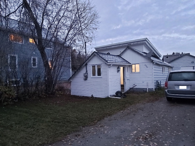 newly-renovated-3-bedroom-house-for-rent-with-large-shed-long-term