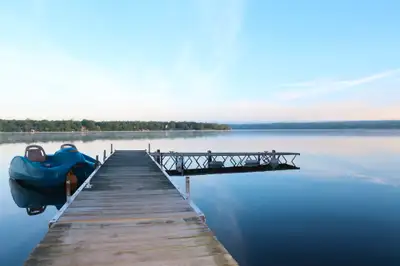 Upper Rideau Lake. Discount available June 21th-28th. Weekly rental property, for more information a...