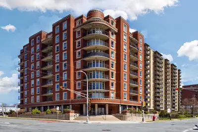 1 Bedroom & 1 private Bathroom in a 2bhk with insuite laundry