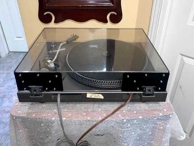 Garrard DD-130 Vintage Direct Drive TurnTable, Fully Manual in Stereo Systems & Home Theatre in Ottawa - Image 7