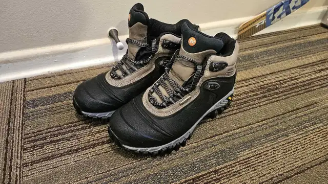 Merrell Women's Thermo 6  Winter Boot sz6.5 in Women's - Shoes in Edmonton - Image 2