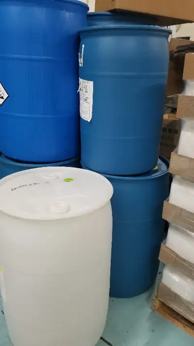 Plastic Rain Barrels \ Plastic Drums 55 Gallon \ 210 Liter IF YOU CAN SEE THIS AD....... it means th...