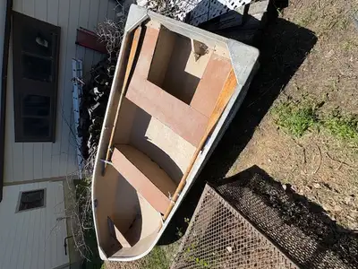 12" Misty River Aluminum fishing boat. Hasn't been in the water for several years...caught lots of f...