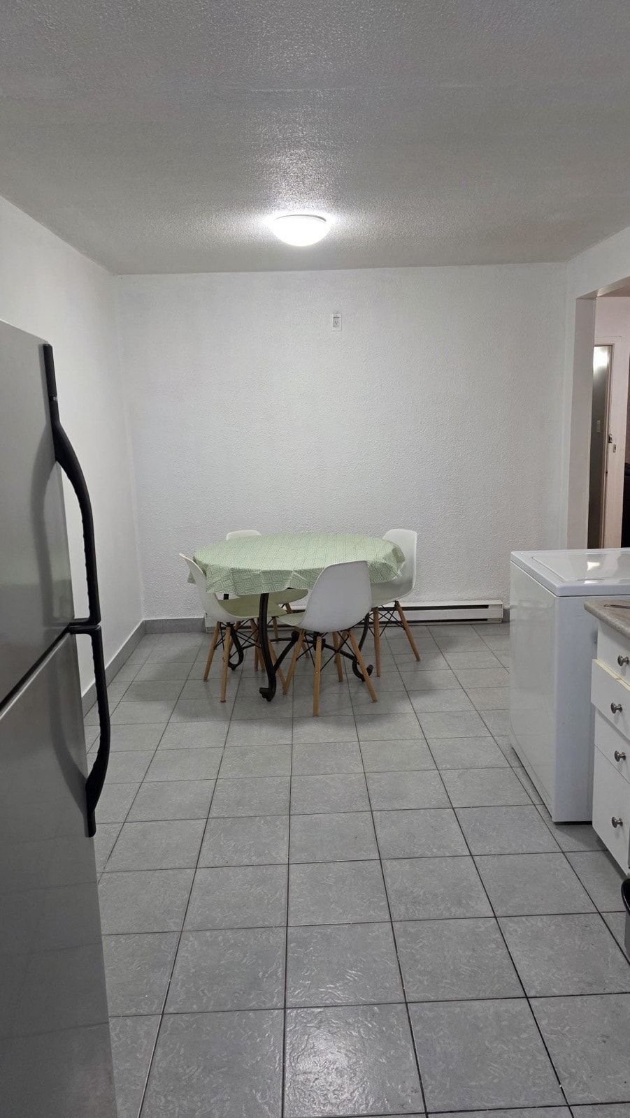 Chambre meublée à louer – LaSalle (Montréal) – Disponible imméd — photo 3