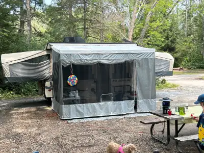 Enjoy the outdoors in luxury! 2015 Jayco tent camper with cold air conditioning, and cold working fr...