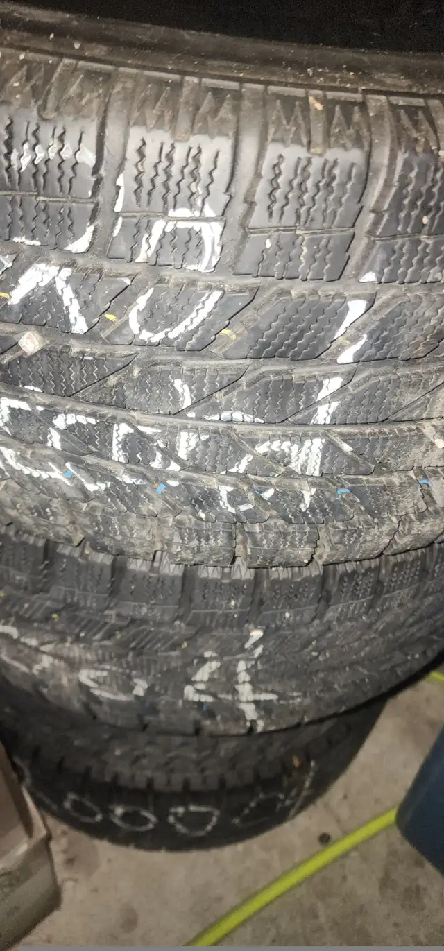 WINTER TIRES 225/50R17  HONDA RIM   TOYO TIRES  70-80% TREAD in Tires & Rims in City of Toronto - Image 5