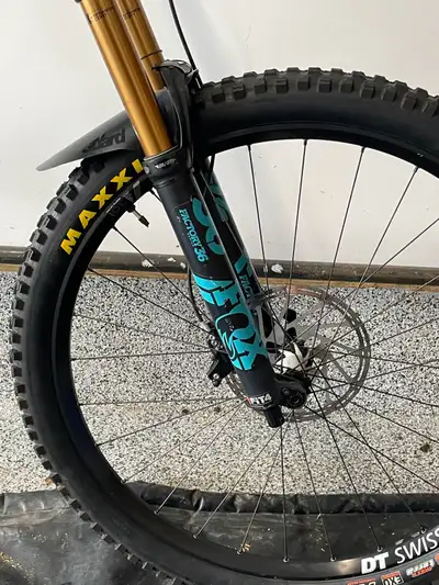 Yeti SB 5.5 Mountain Bike, View more