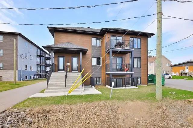 Beau 4 1/2 à louer, Crabtree. in Long Term Rentals in Lanaudière - Image 2