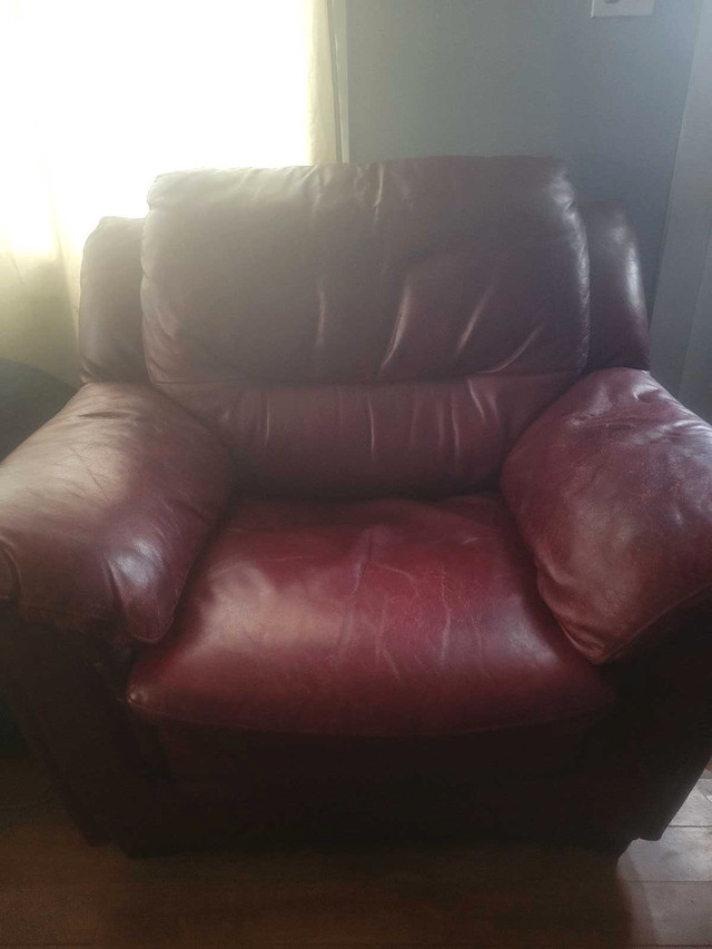 Red genuine leather sofa & matching chair.  in Chairs & Recliners in Annapolis Valley - Image 2