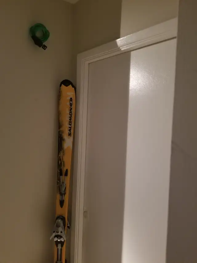 195 all-purpose beta carvers with s12s sm 120s v3s u6s helmet in Ski in North Shore - Image 10