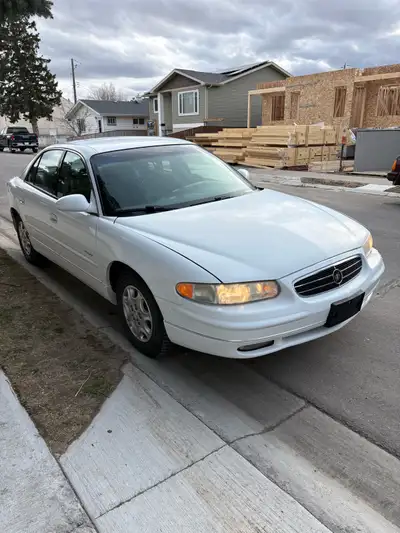 For sale, 2001 Buick Regal LS. Air, power locks and windows. Automatic 3.8 litre engine. 220k. New t...