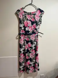 Shelby & Palmer floral dress with belt, sz L