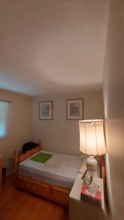 This is a cozy room available for rent July 23 to September 5 ,featuring a comfortable single bed an...