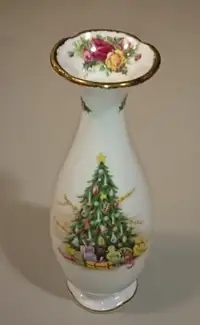 Vintage 1990 Royal Albert Bone China "Christmas Magic" Bud Vase