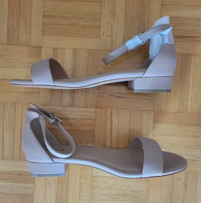 Women's size 12 sandals in Women's - Shoes in Mississauga / Peel Region - Image 2