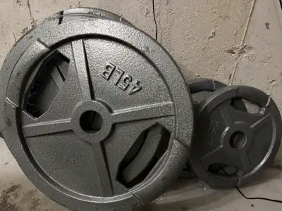 330lb Olympic weight set (45’s, 35’s, 25’s, 5’s, 2.5’s), View more
