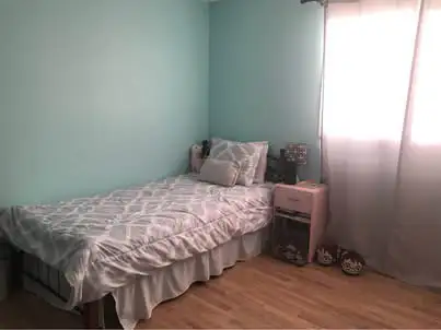 Private room and Separate bathroom  in Room Rentals & Roommates in Barrie - Image 3