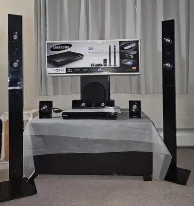 Samsung Blue-Ray/DVD Home Entertaintment System, View more