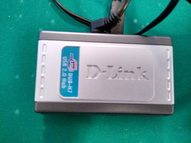 D-Link DUB-H7 Port USB 2.0 Hub External High Speed in Monitors in Kitchener / Waterloo - Image 3