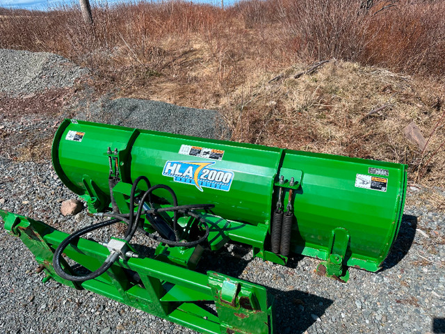 2018 John Deere 4052R Utility Tractor 4WD in Farming Equipment in New Glasgow - Image 4