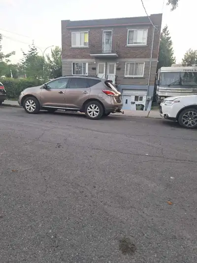 Grande 4 1/2 au sous sol a louer a Montréal Nord. Pour 1350$ Très propre et beaucoup d'espace. Deux...
