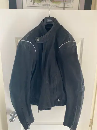 BMW Motorrad Jacket Atlantis 4 was 1600 new. Only worn 5 times. This premium touring jacket made fro...