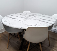 Table ronde de 50 pouces marbré/ marble round table