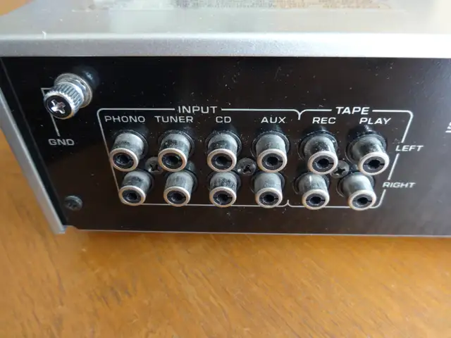 Hitachi HA-2 Vintage(1983) Stereo Integrated Amplifier for sale in Stereo Systems & Home Theatre in Markham / York Region - Image 7