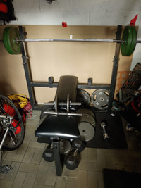 Bench press with metal weights