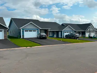 Beautiful duplex unit available August 1st - 3 bedroom, 2 bath