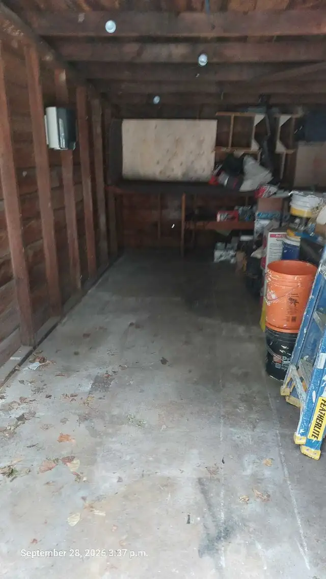 Storage, 24-hour access on Oak Street near Wolfe 