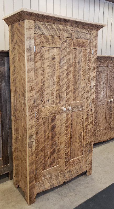 Armoire 6pieds en bois massif dans Commodes et armoires  à Lévis - Image 2
