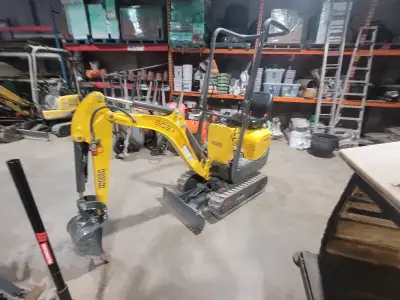 Wacker Neuson 803 Mini Excavator - This unit has 28 hours use and is brand new. 12" Bucket, auxillia...