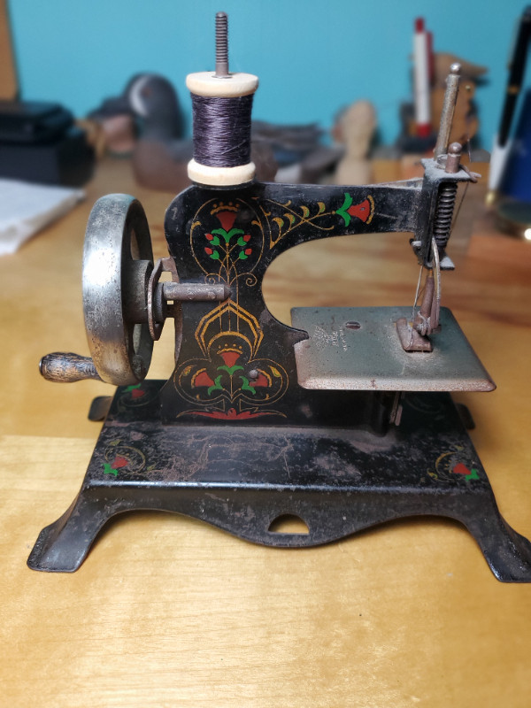 Early 1900's German toy sewing machine in Arts & Collectibles in Woodstock