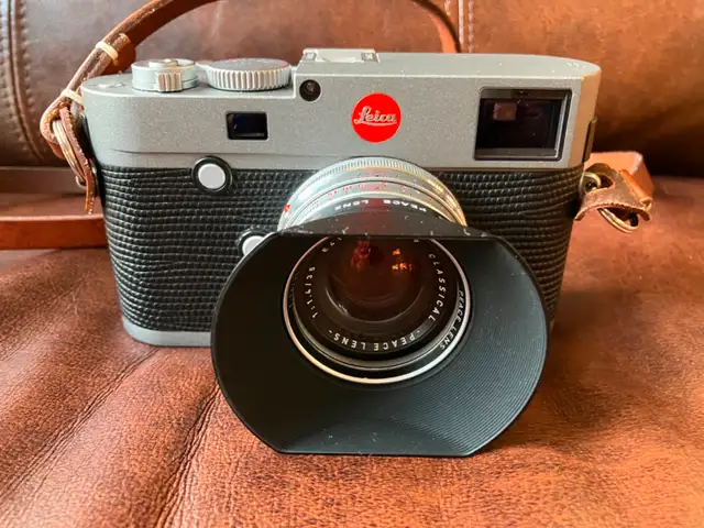 Leica Steel Rim Summilux/ Peace Lens Optics Atelier 35mm 1.462864365320450124