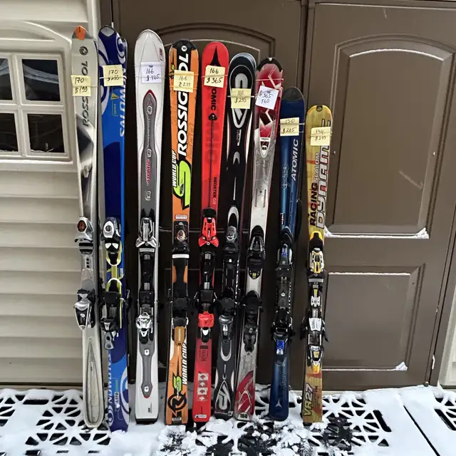 Adult ski with boots  in Ski in Markham / York Region - Image 3
