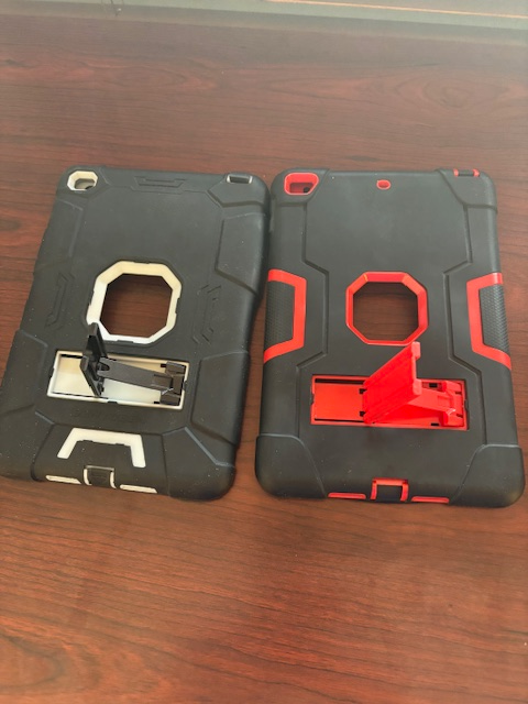Deux étuis protecteurs pour iPad mini 4 in iPads & Tablets in Longueuil / South Shore - Image 3