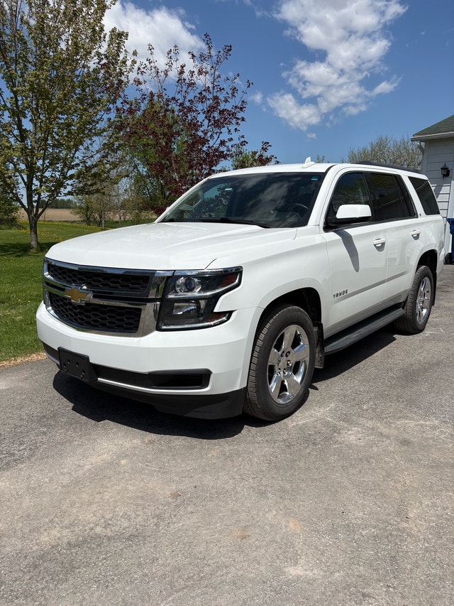 2016 Chev Tahoe 100k kms