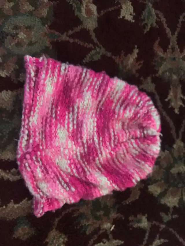 Girls Touque Hat - 4-6X in Kids & Youth in Oshawa / Durham Region - Image 3